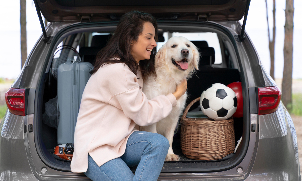 familia feliz al aire libre con perro